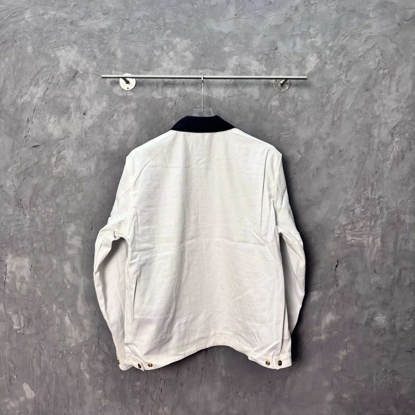 Main recommendation 📝05336# 153 Correct version·Seven-color lining mesh thin jacket 💥 Carhartt WIP Carhartt Detroit Retro Canvas heavy work jacket 🌈Color: Brown Purple White Black Petrol Blue Smoke Gray Size: S-XL Carhartt, founded in San Francisco, USA, is a clothing brand in the industrial era of the United States. It mainly produces work pants and work jackets. It is one of the suppliers of military clothing for the US military. To this day, Carhartt is still a street fashion brand with popularity and brand charm. If you talk about work wear-style clothing, you have to think of Carhartt. Carhartt is famous for manufacturing high-quality workwear with excellent quality, comfort and durability. Its products are mostly made of high-grade fabric materials and are suitable for all kinds of extremely harsh working environments.